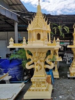 ศาลพระภูมิจตุลทิศ พร้อมศาลเจ้าที่ขนาดใหญ่